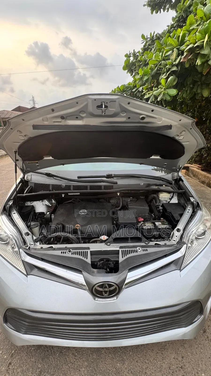 Toyota Sienna XLE AWD 2019 Silver