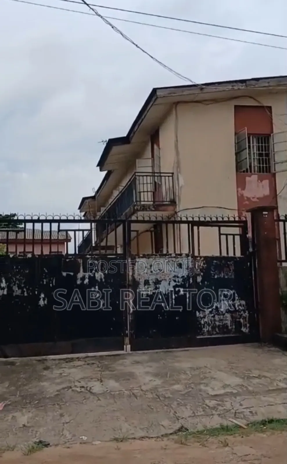 3bdrm Block of Flats in Akowonjo for sale