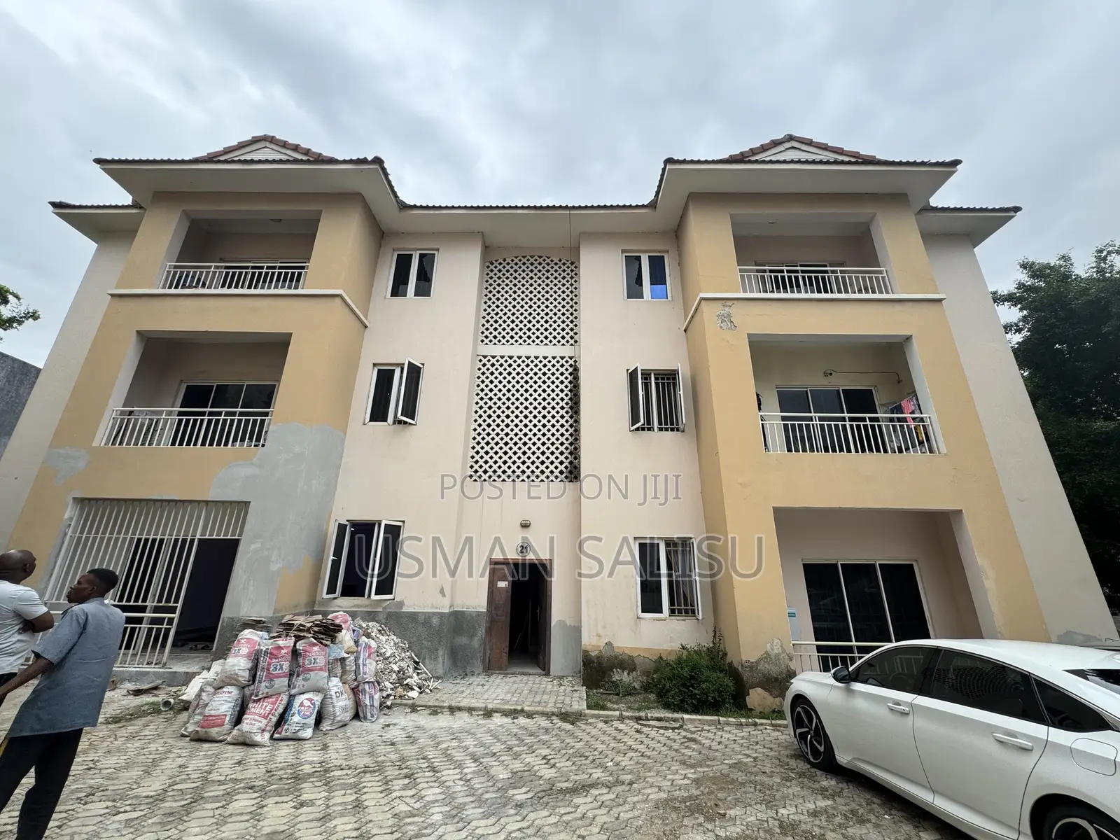 3bdrm Block of Flats in Karsana for sale