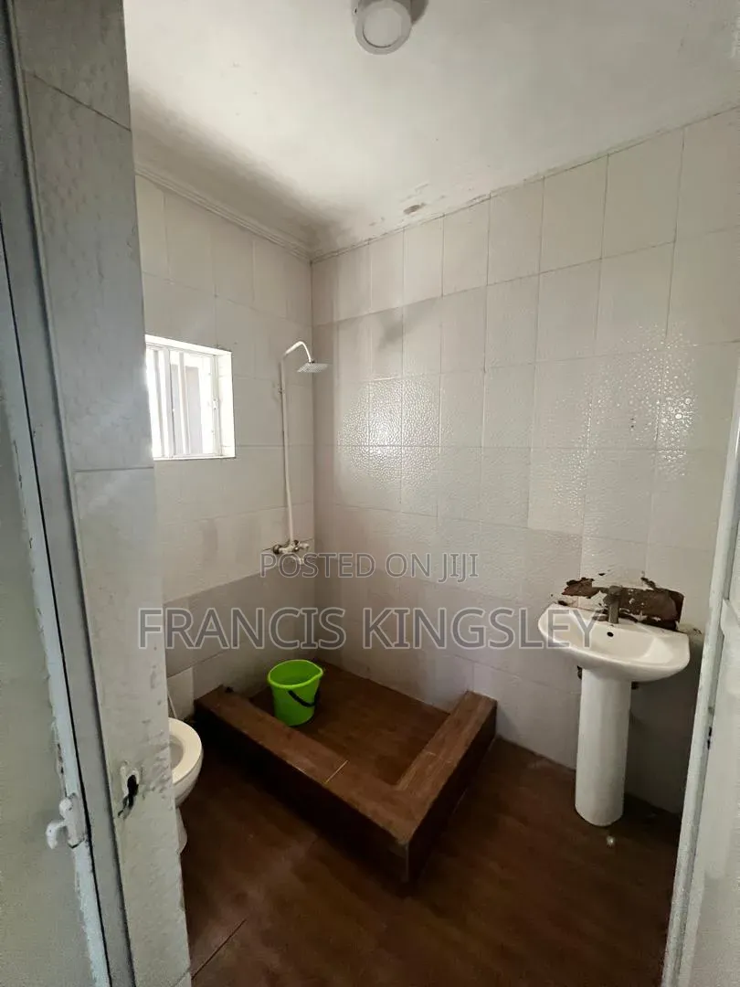 2bdrm Block of Flats in GRA Phase 1 for rent