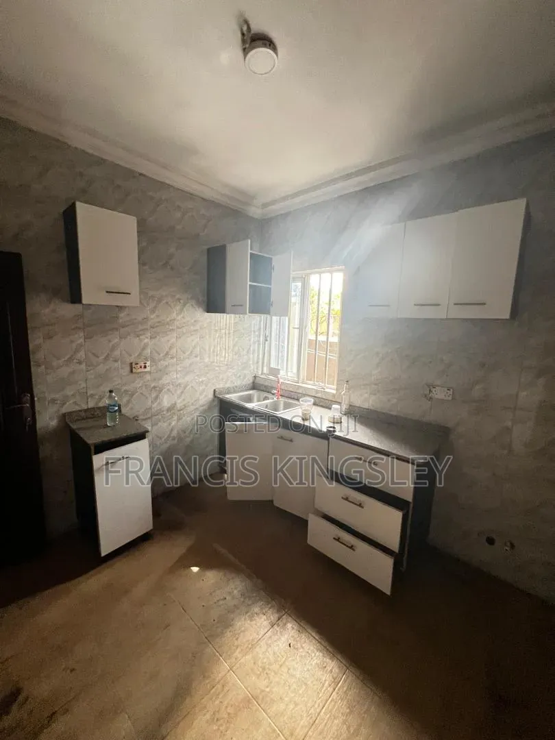 2bdrm Block of Flats in GRA Phase 1 for rent