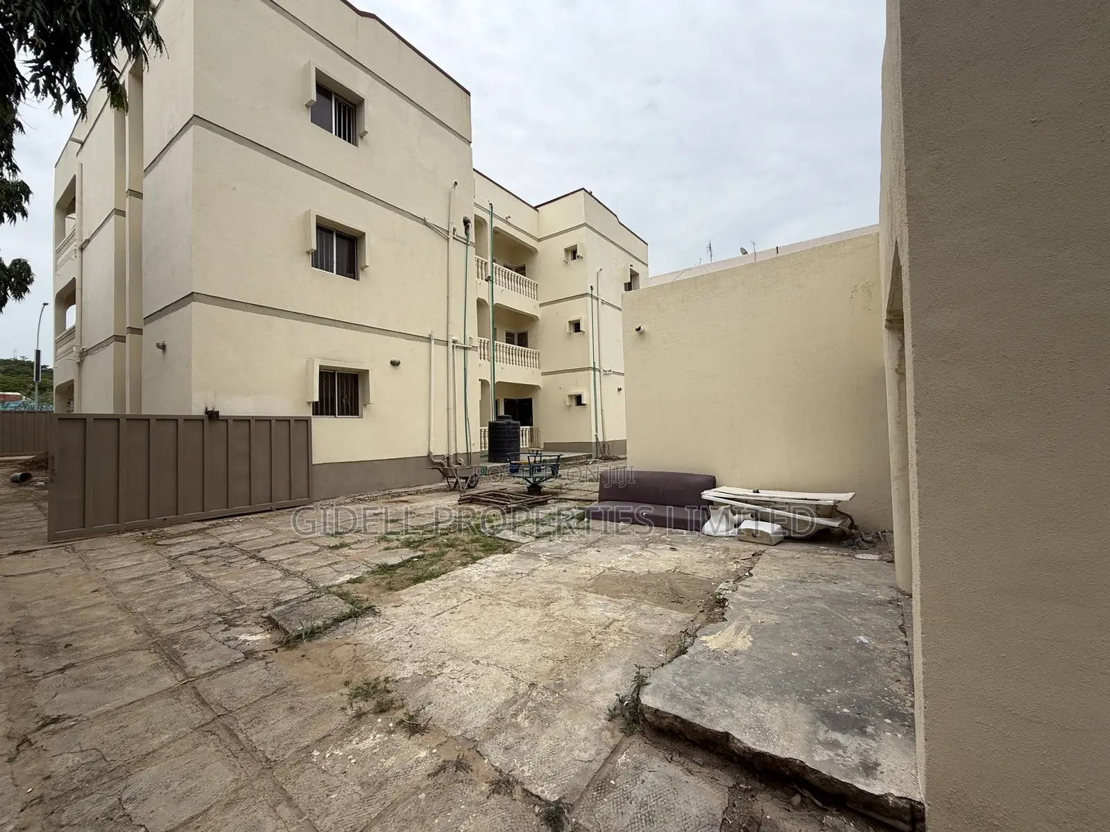 3bdrm Block of Flats in Wuse 2 for rent