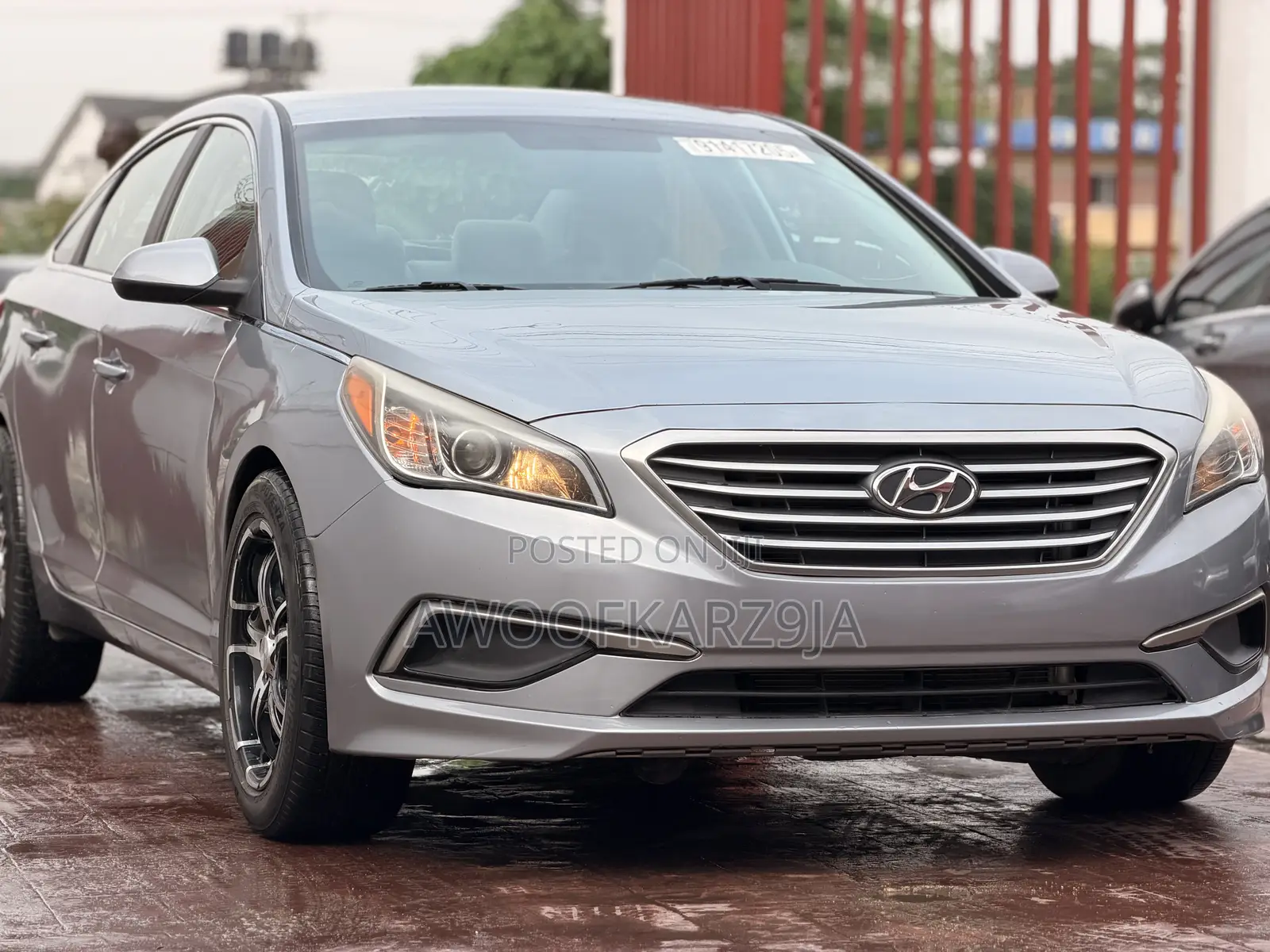Hyundai Sonata Base Sedan FWD (2.4L 4cyl 6A) 2017 Gray