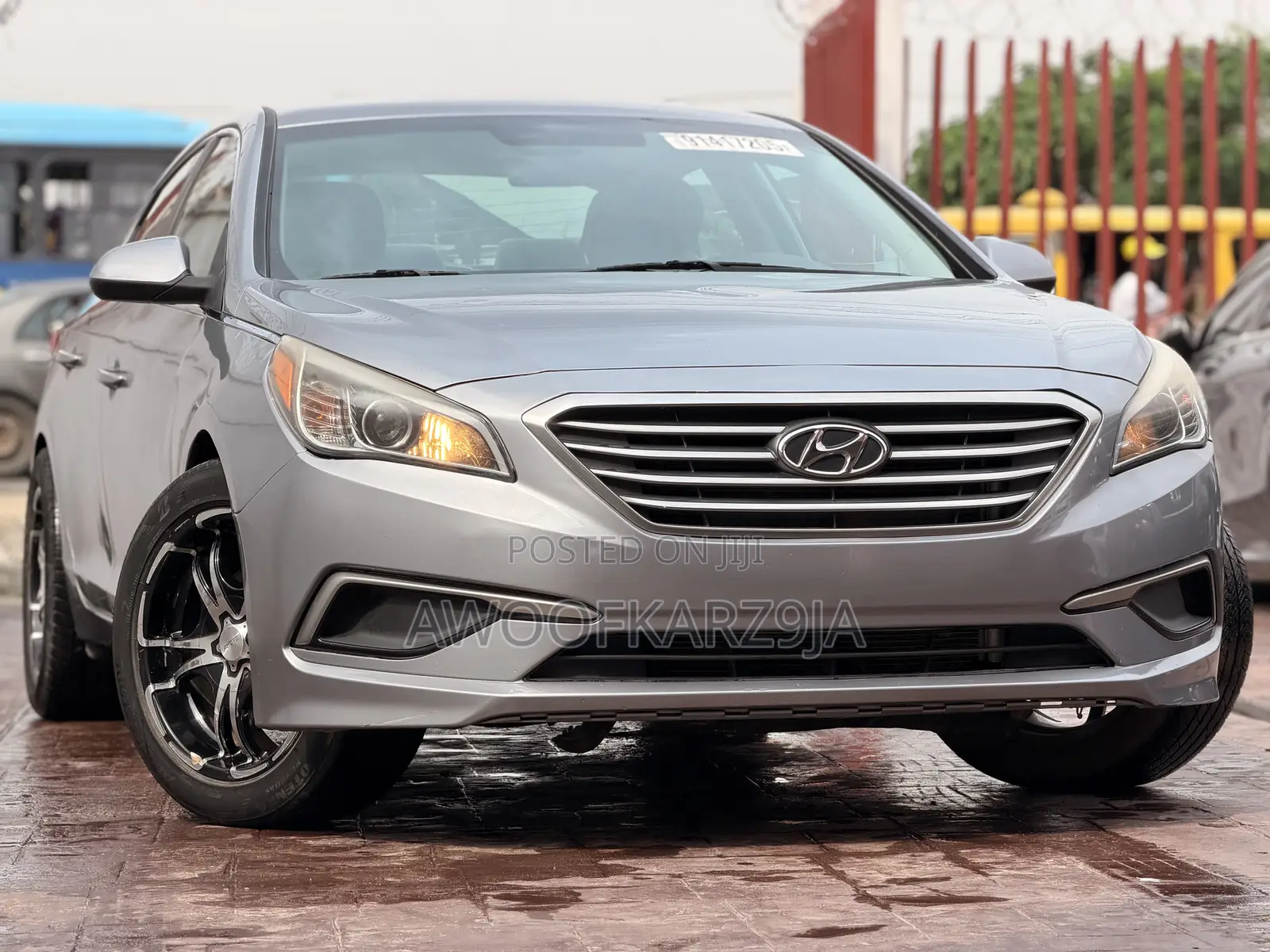 Hyundai Sonata Base Sedan FWD (2.4L 4cyl 6A) 2017 Gray