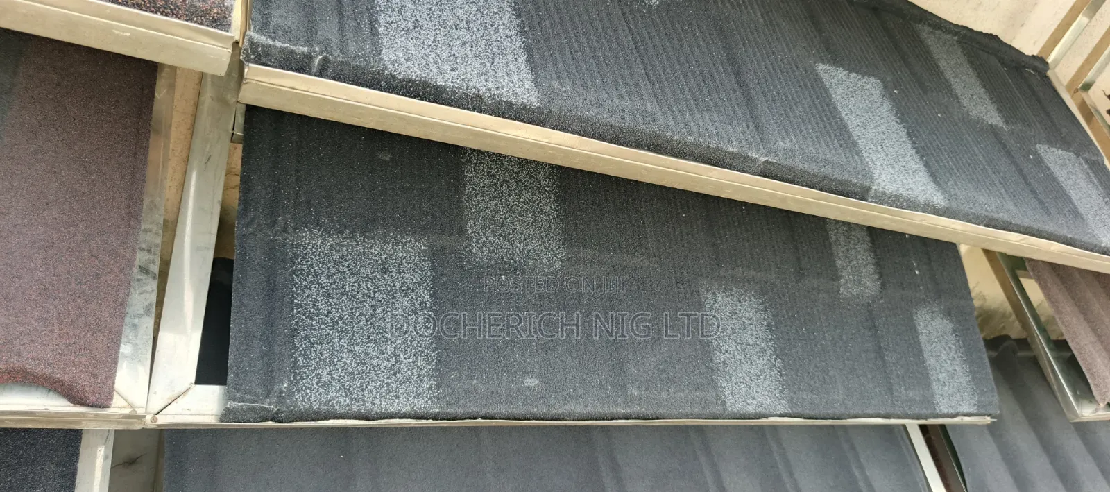 Docherich 01 Black and White Shingle Roofing Sheet