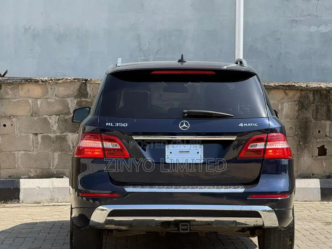 Mercedes-Benz M Class ML350 4dr SUV (3.5L 6cyl 7A) 2015 Blue