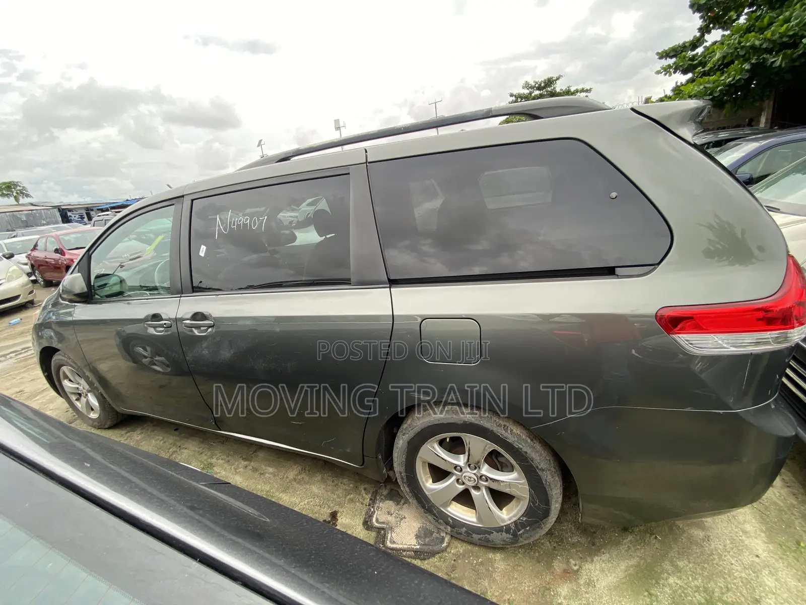 Toyota Sienna LE 7 Passenger 2011 Gray