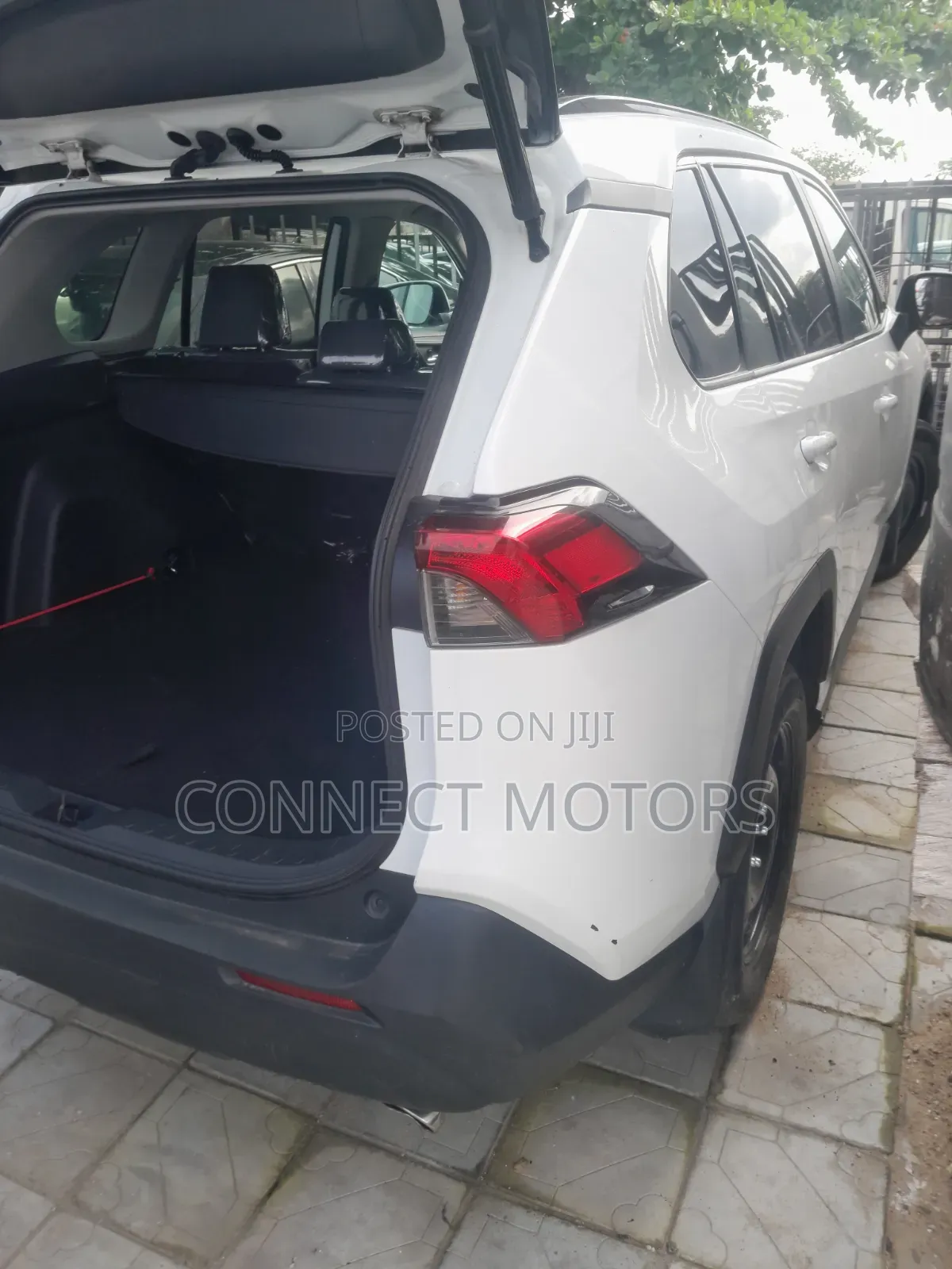 Toyota RAV4 XLE 2022 White