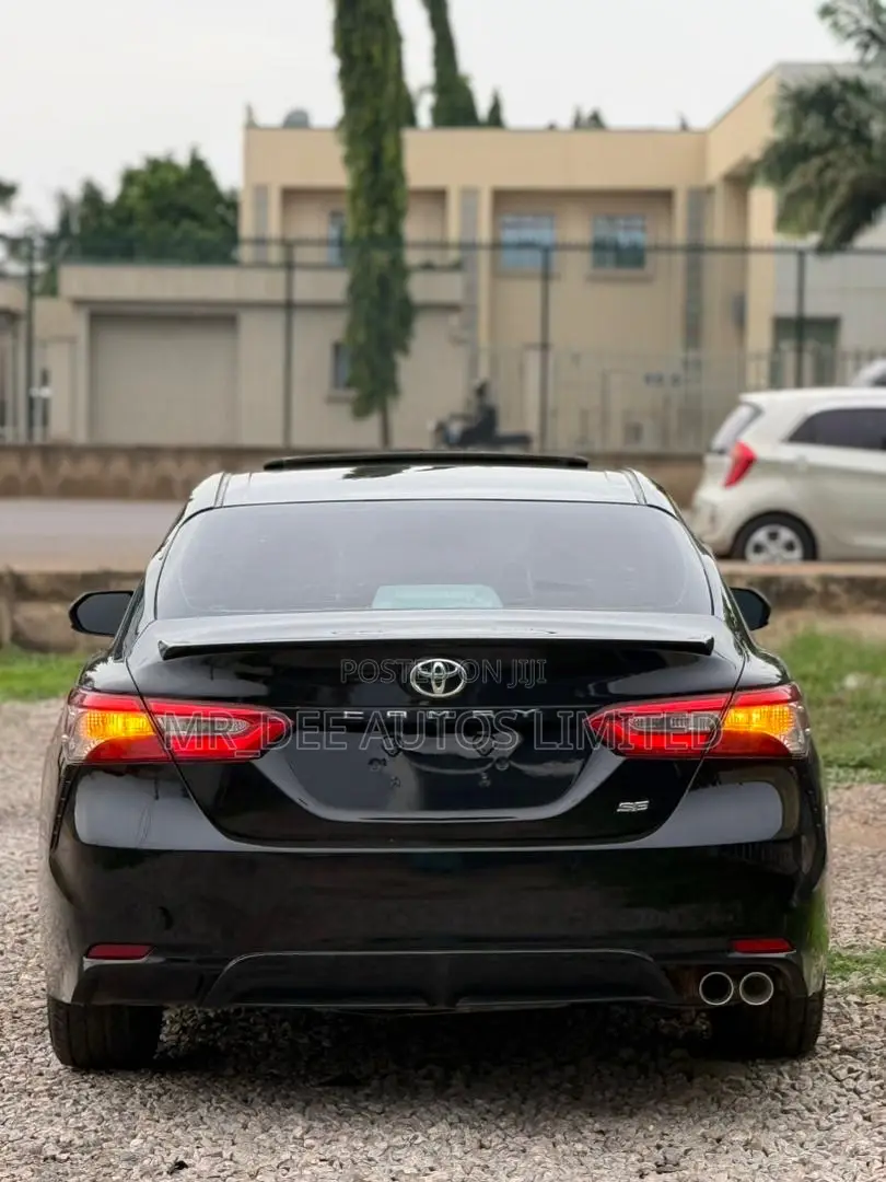 Toyota Camry 2018 Black