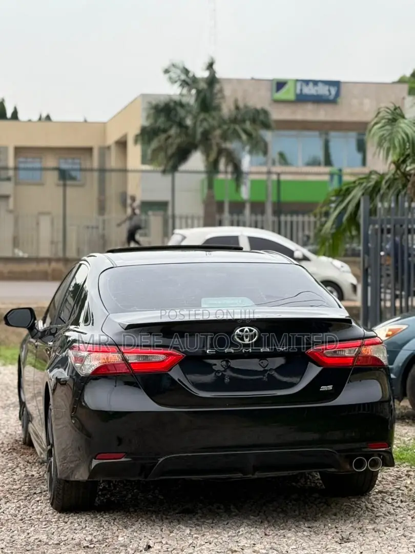 Toyota Camry 2018 Black