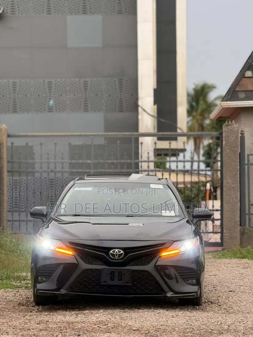 Toyota Camry 2018 Black