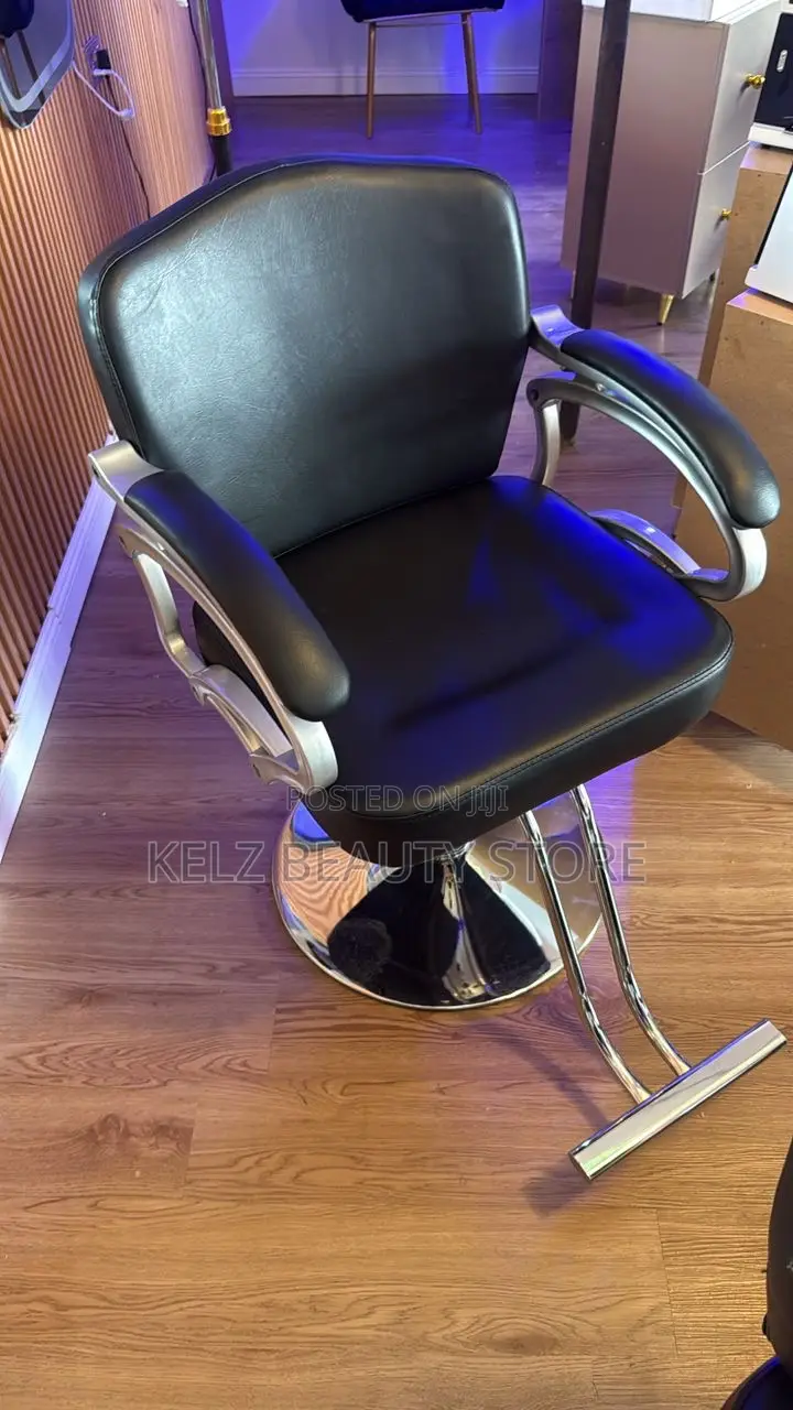 Styling Chair (2074)