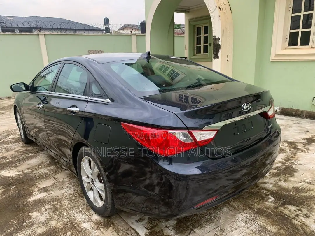 Hyundai Sonata Limited 2.0T Sedan (2.0L 4cyl 6A) 2011 Blue