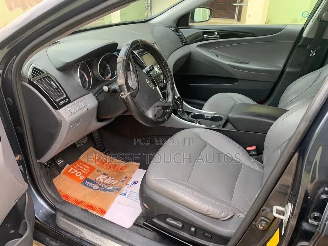 Hyundai Sonata Limited 2.0T Sedan (2.0L 4cyl 6A) 2011 Blue
