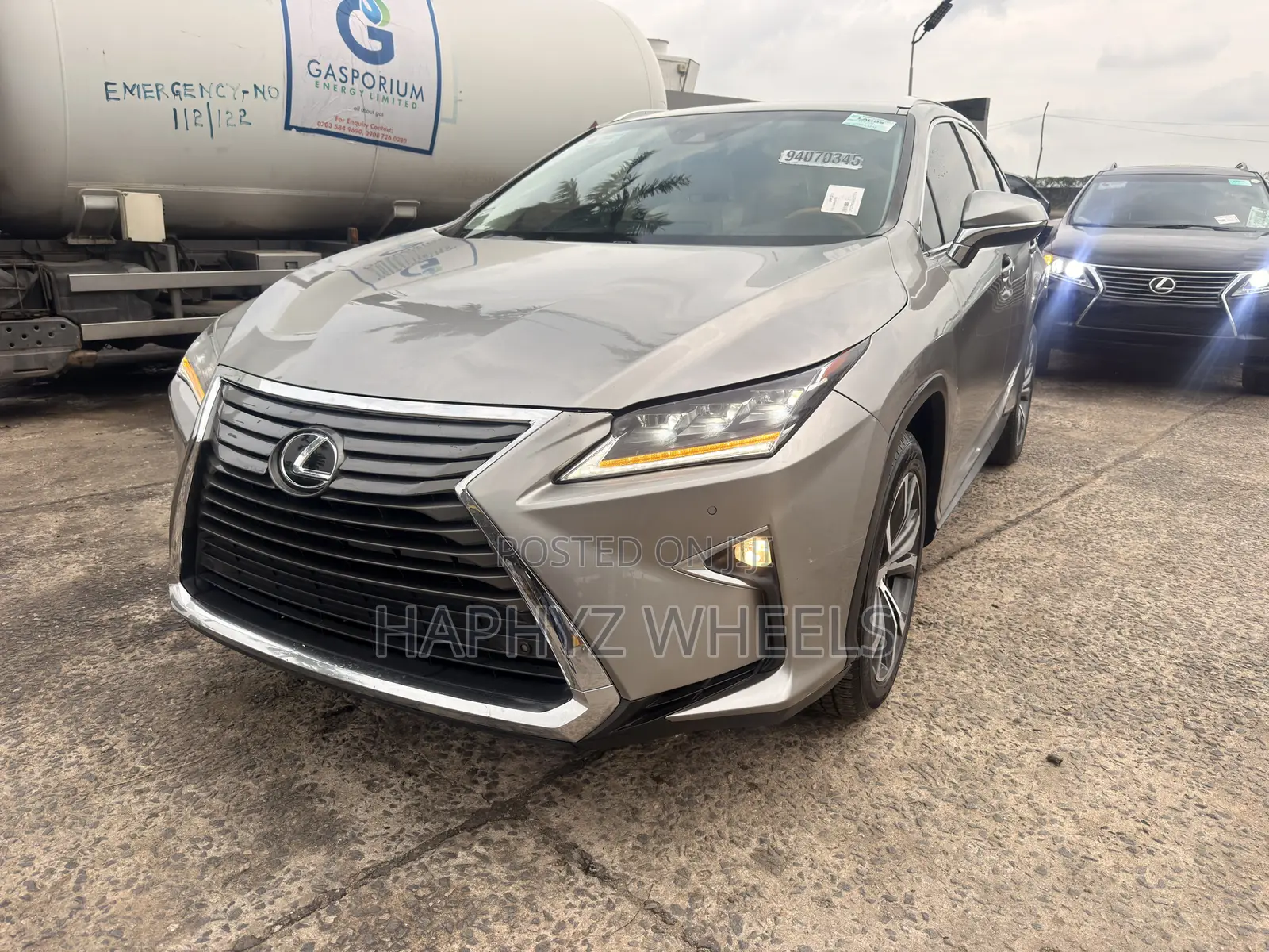 Lexus RX 350 FWD 2017 Gold