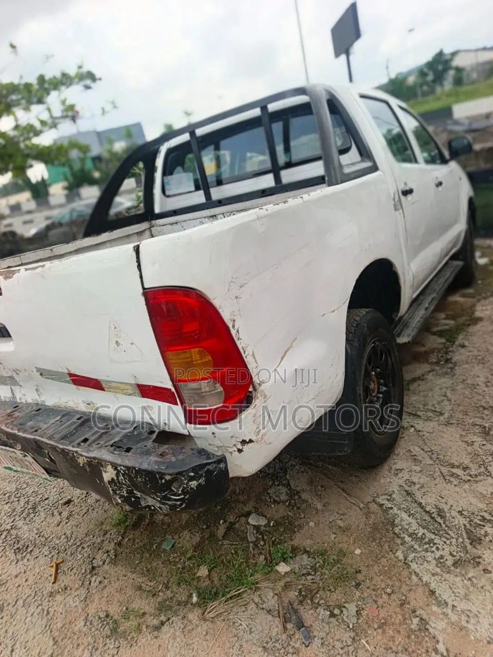 Toyota Hilux 2010 White