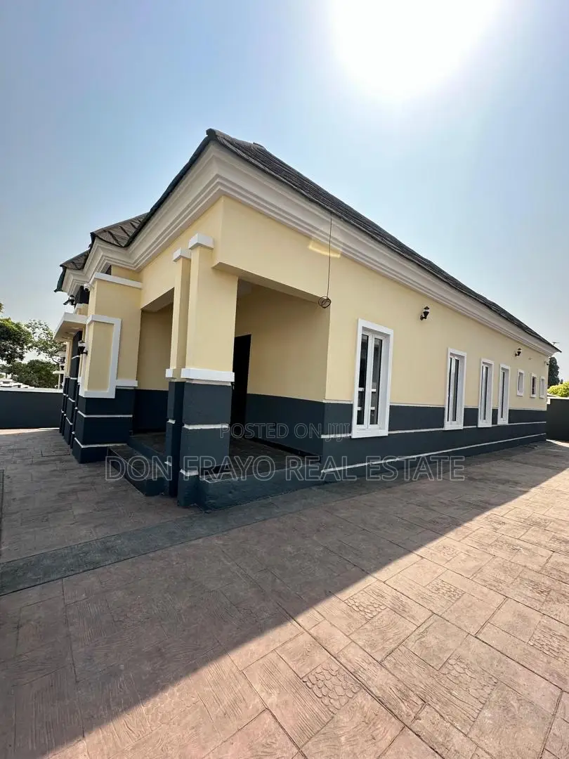 3bdrm Bungalow in Airforce Akobo for sale