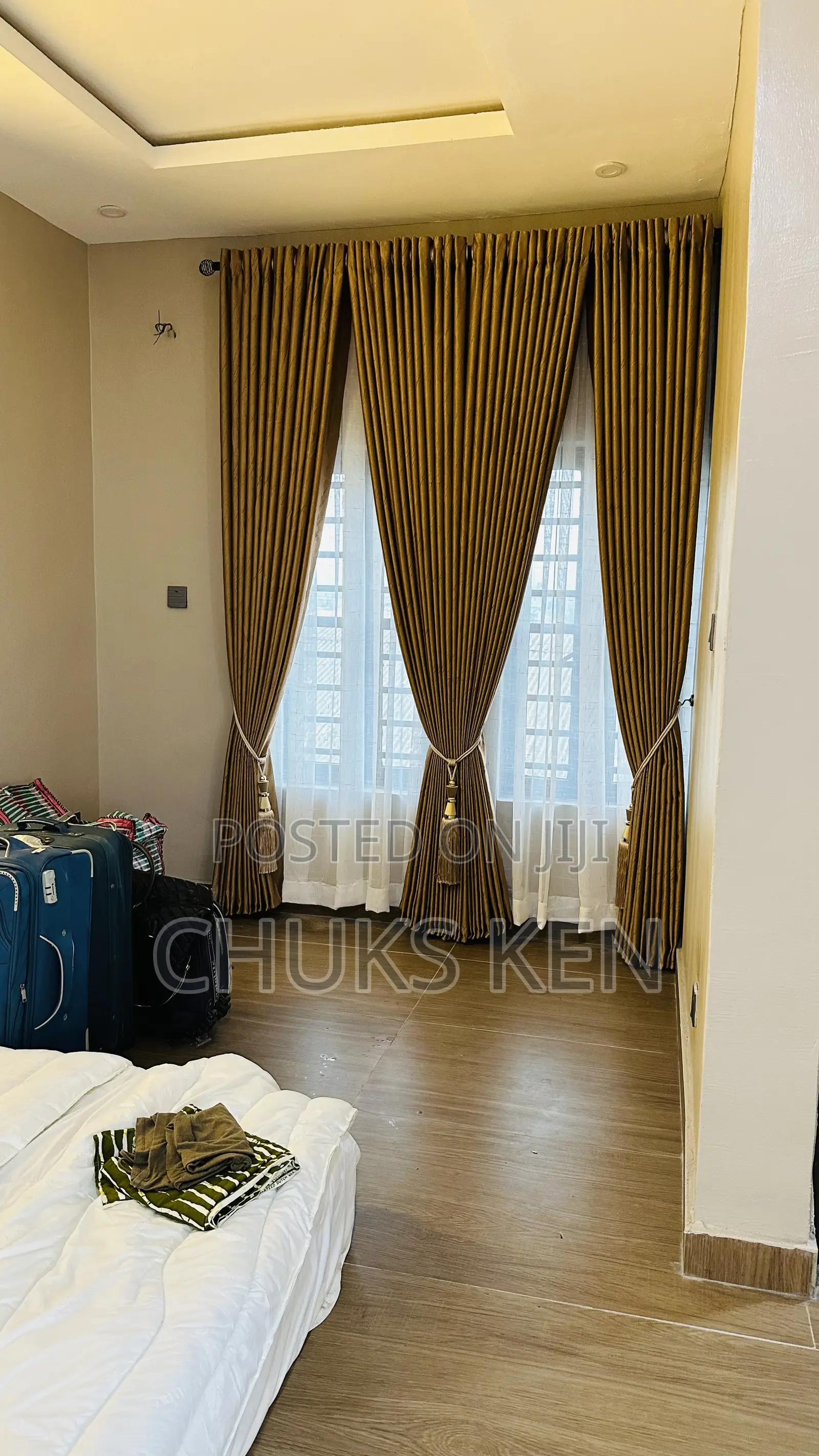 Exquisite Curtain