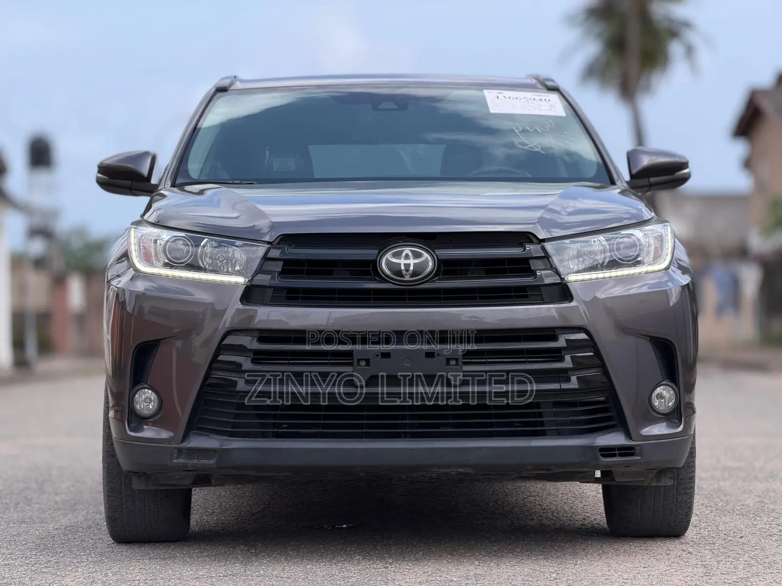 Toyota Highlander SE 4x2 V6 (3.5L 6cyl 8A) 2017 Gray