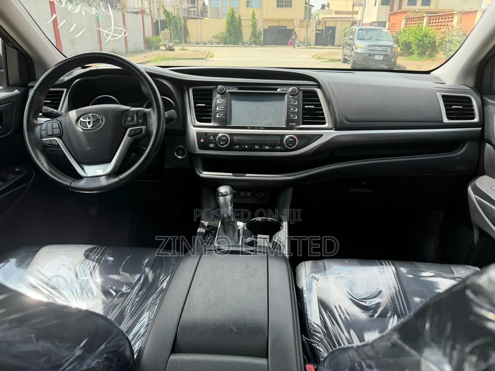 Toyota Highlander SE 4x2 V6 (3.5L 6cyl 8A) 2017 Gray
