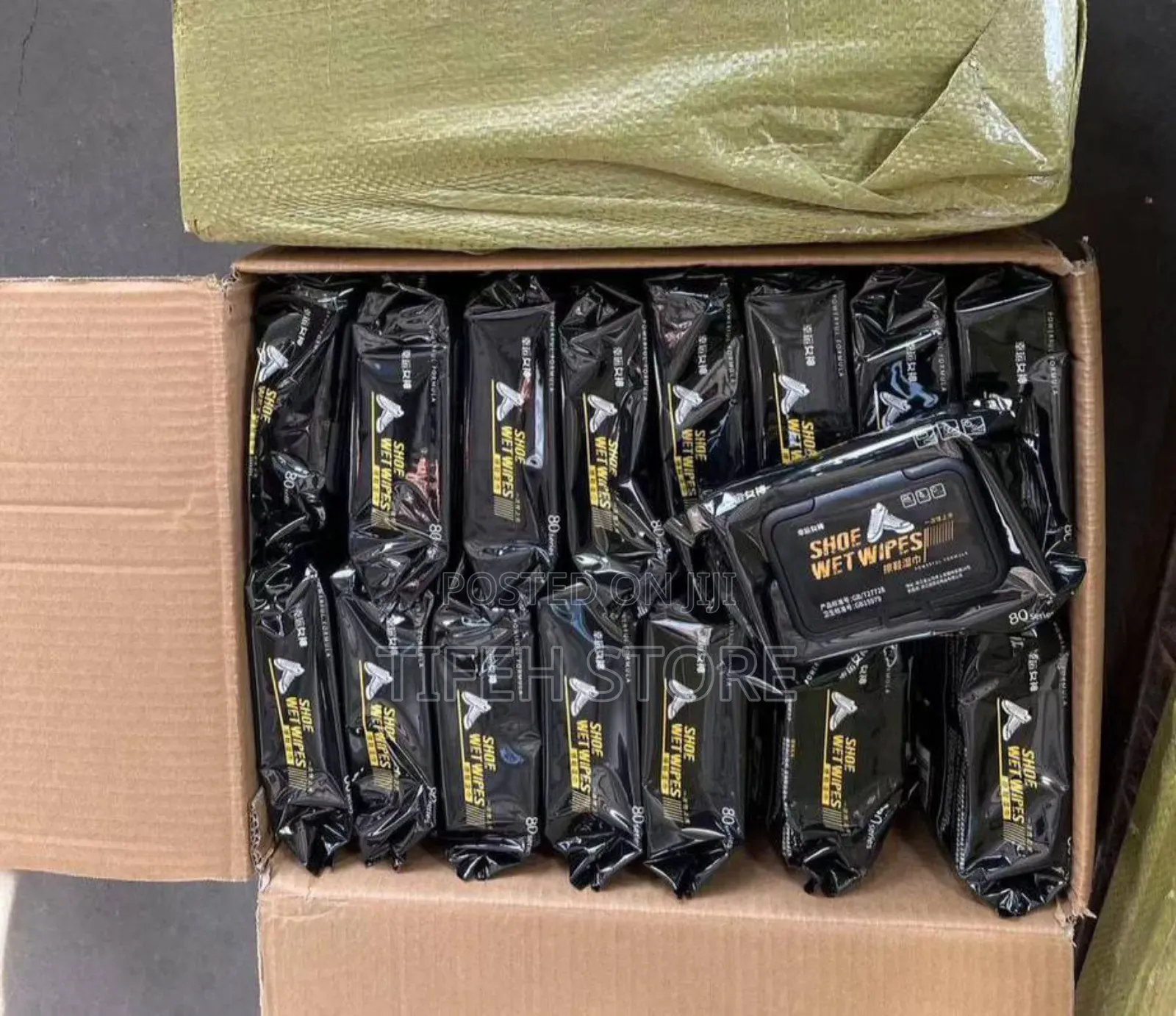 80.Pieces Wet Shoe Wipes