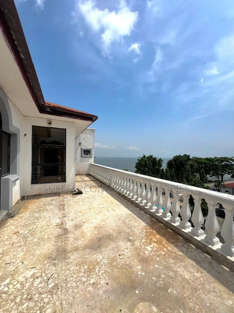 2bdrm Penthouse in Lekki Phase 1 for rent