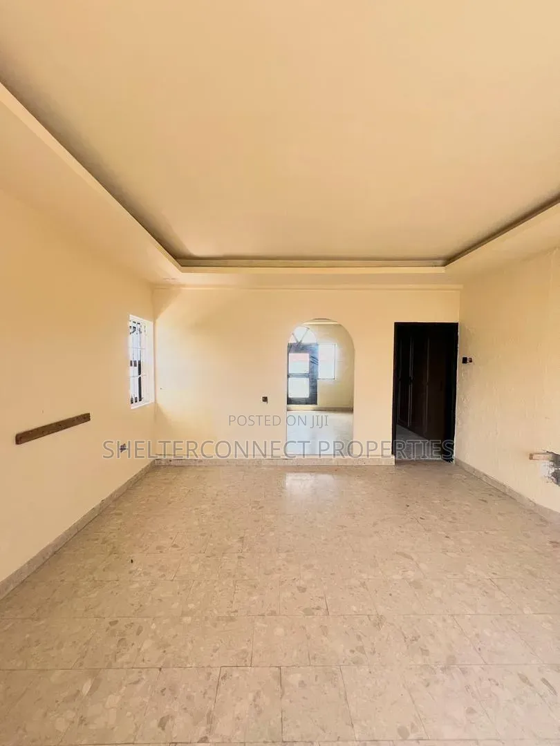 2bdrm Penthouse in Lekki Phase 1 for rent