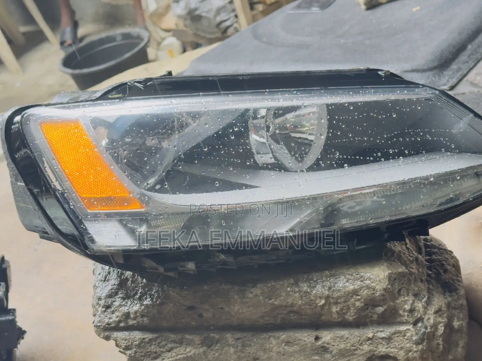 Headlights Volkswagen Jetta 2012
