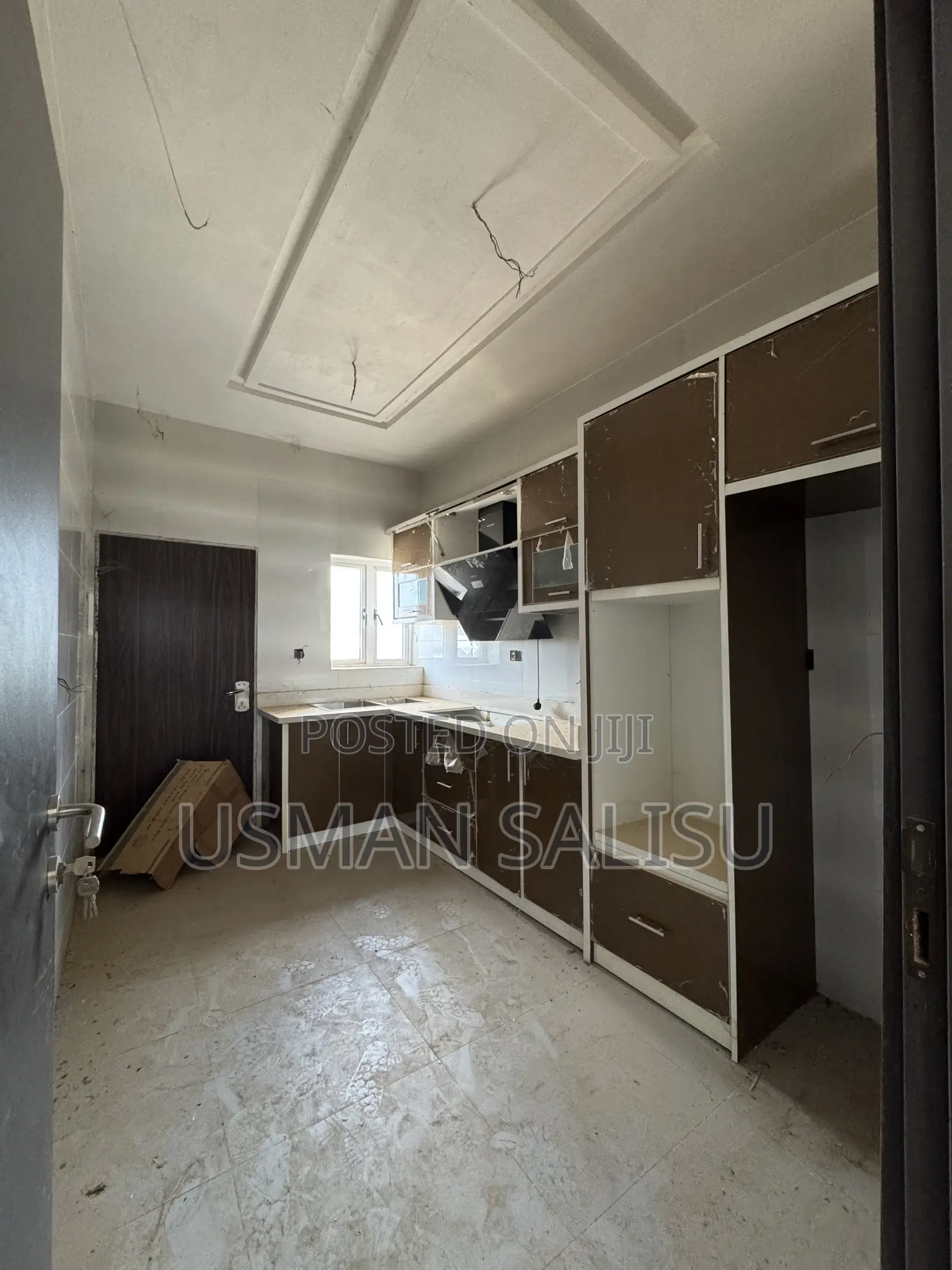 3bdrm Block of Flats in Karsana for sale