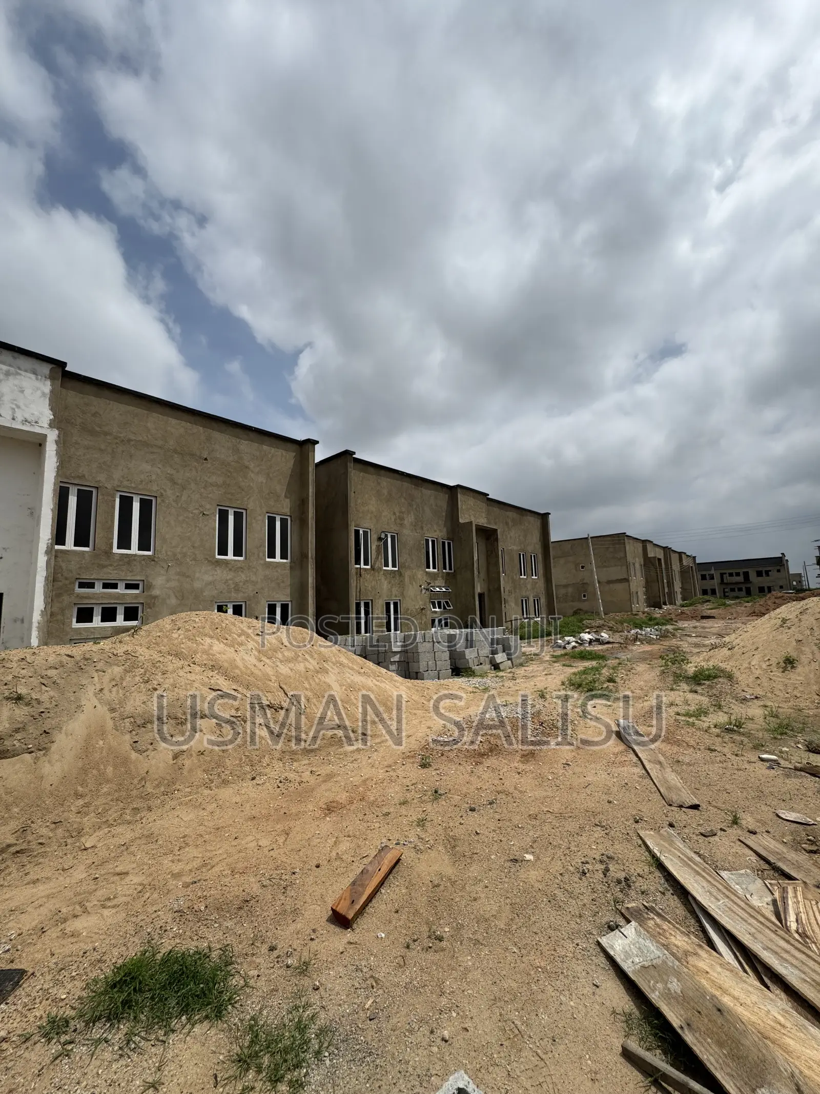 3bdrm Block of Flats in Karsana for sale