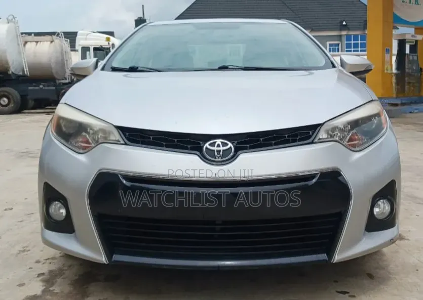 Toyota Corolla S Premium 4dr Sedan (1.8L 4cyl CVT) 2014 Silver