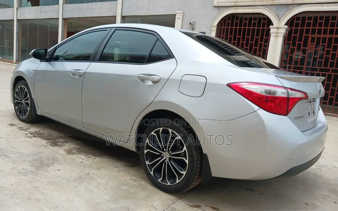 Toyota Corolla S Premium 4dr Sedan (1.8L 4cyl CVT) 2014 Silver