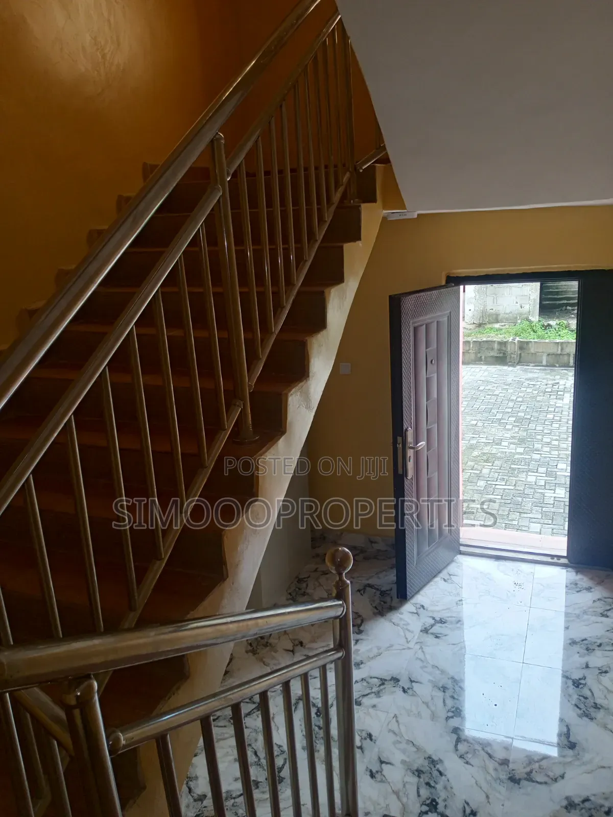 2bdrm Block of Flats in Ogunfayo Bus Stop, Awoyaya for sale