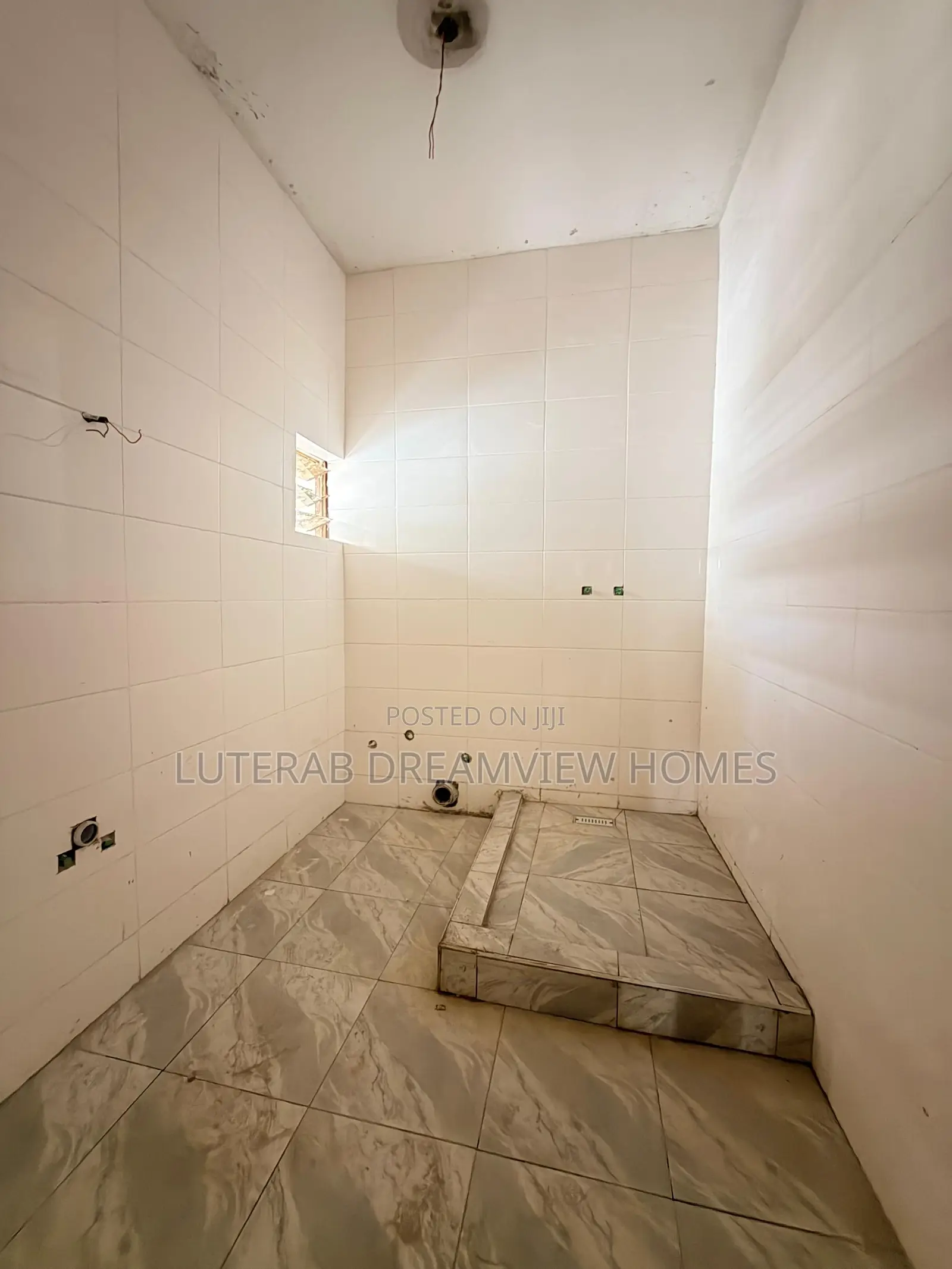 3bdrm Block of Flats in Amino Kano, Wuse 2 for rent