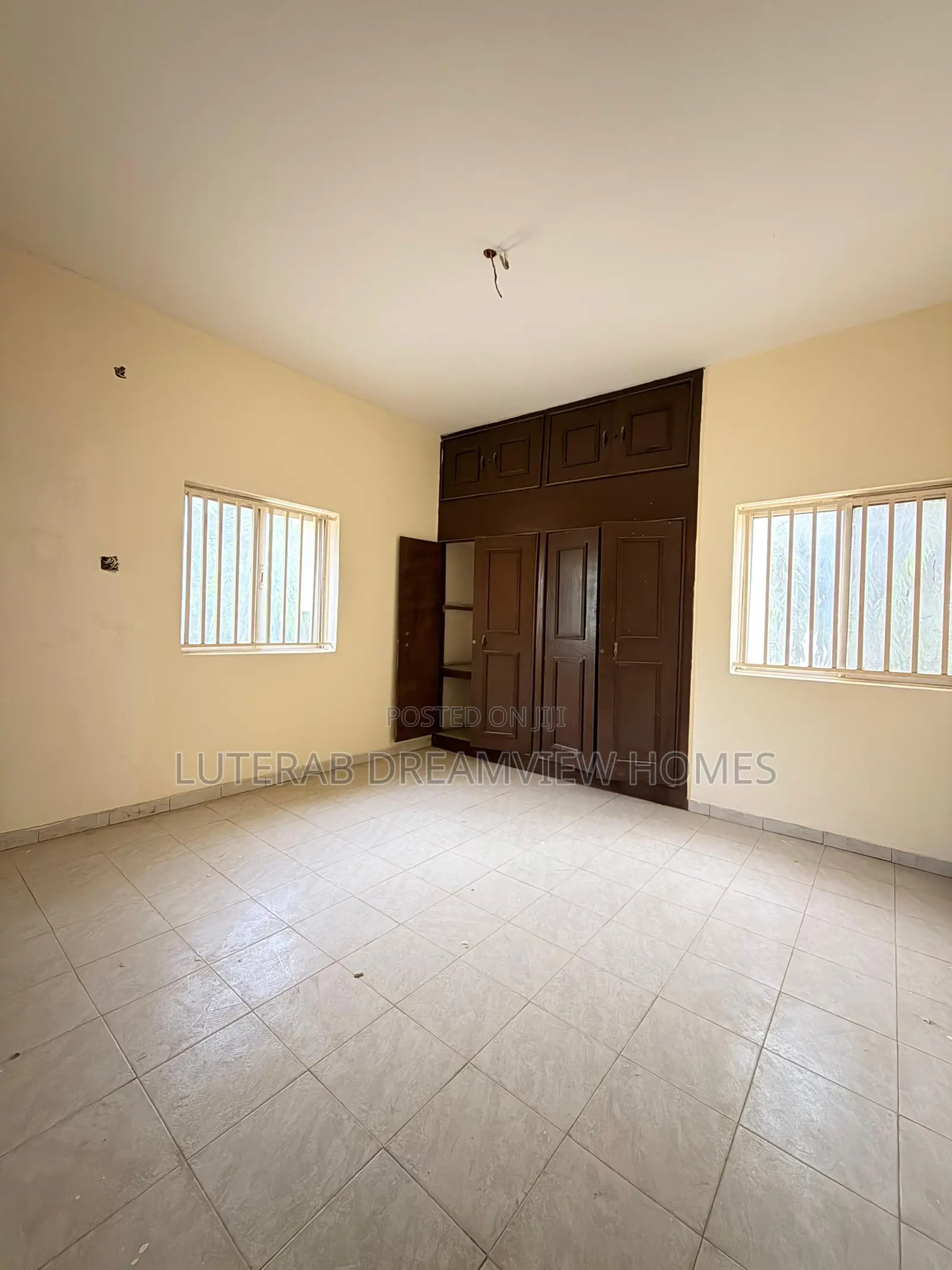 3bdrm Block of Flats in Amino Kano, Wuse 2 for rent