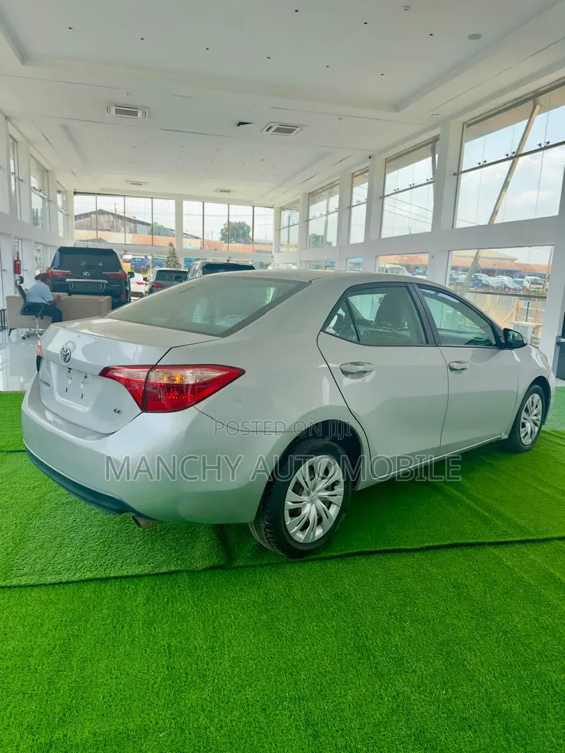 Toyota Corolla LE 4dr Sedan (1.8L 4cyl CVT) 2017 Silver