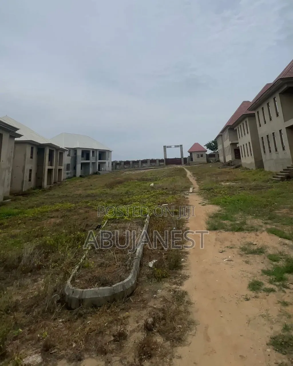 4bdrm Block of Flats in Estate Property, Kuje for sale