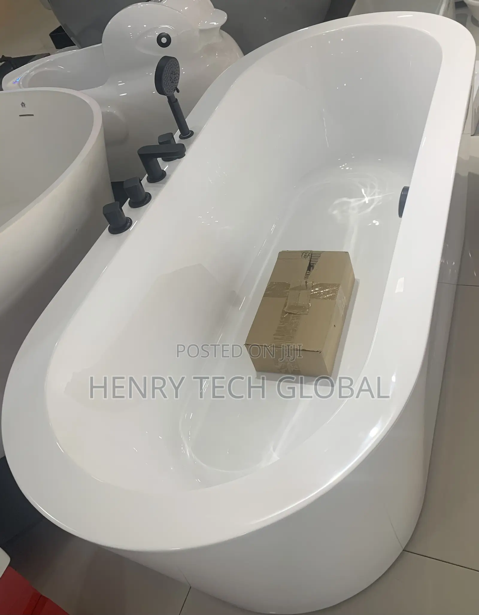 Free Standing Bathtub With Basin Mixer Tap