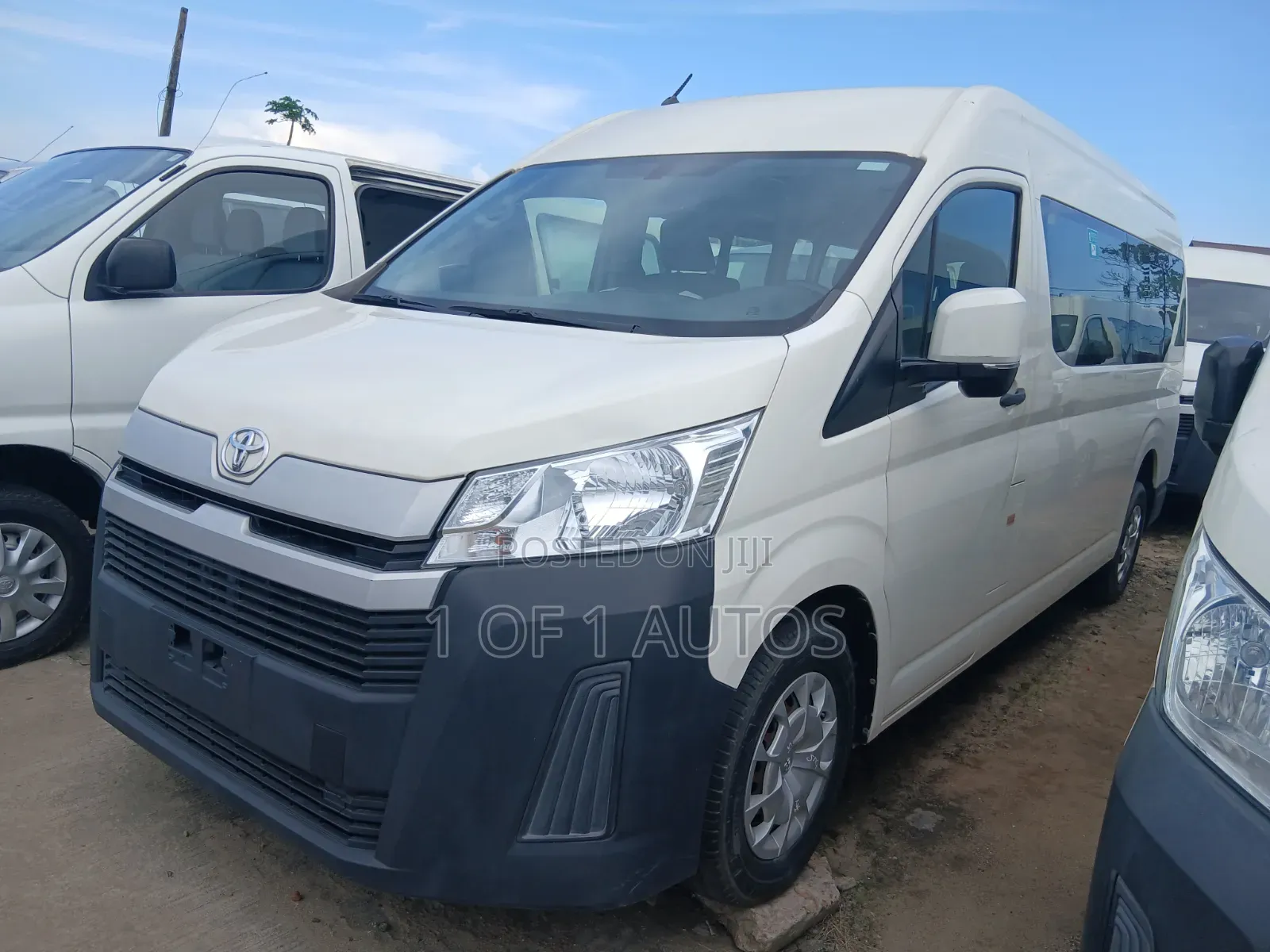 Toyota HiAce 2021 White