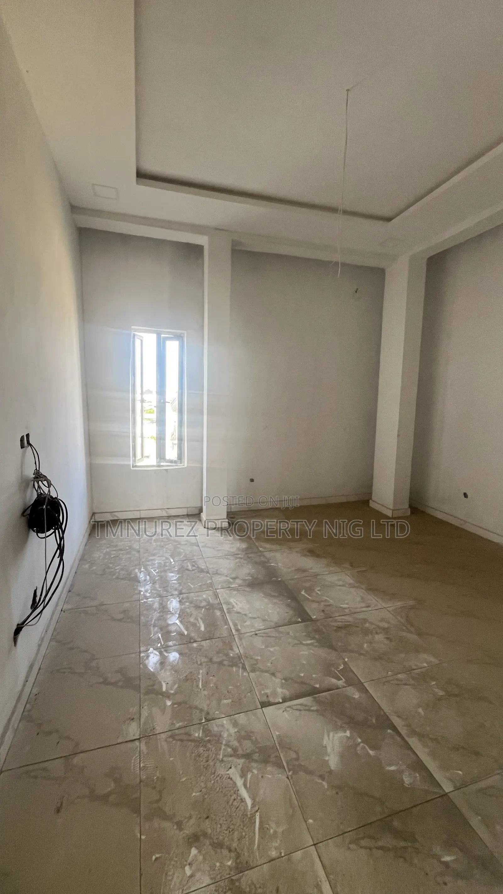 Big Showroom Shop 160 SQM