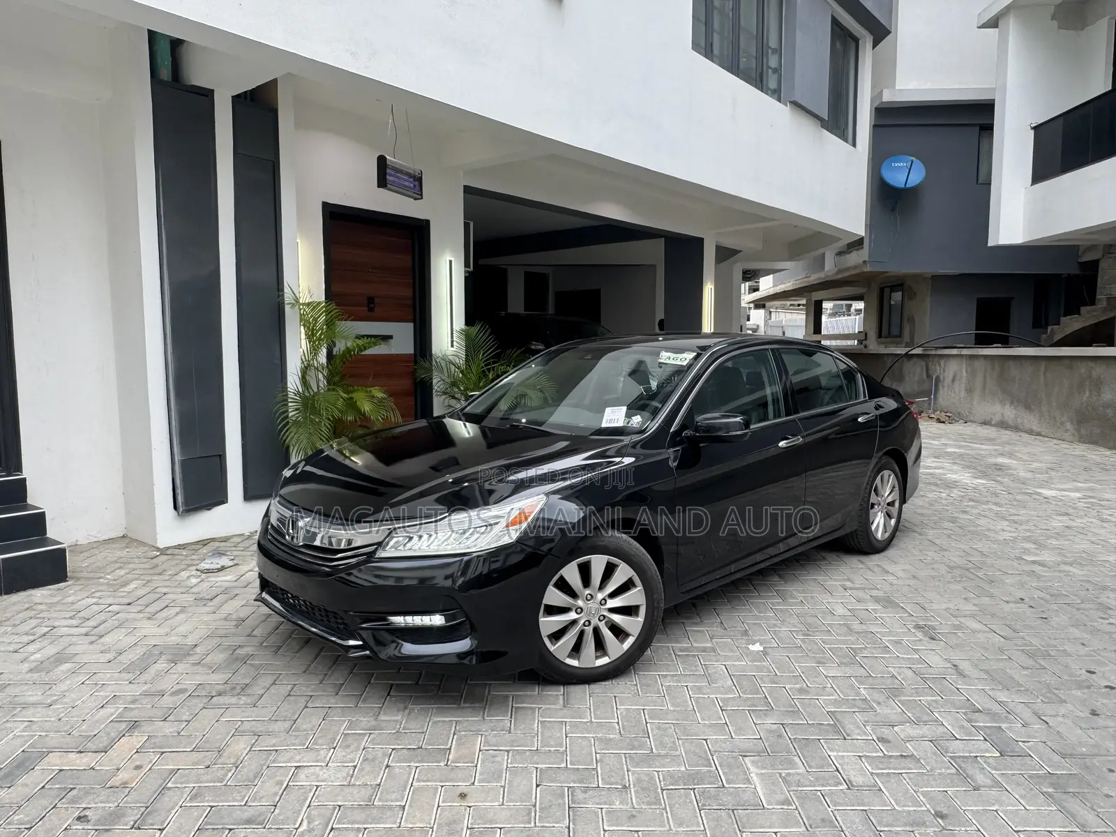 Honda Accord Touring V-6 4dr Sedan (3.5L 6cyl 6A) 2014 Black