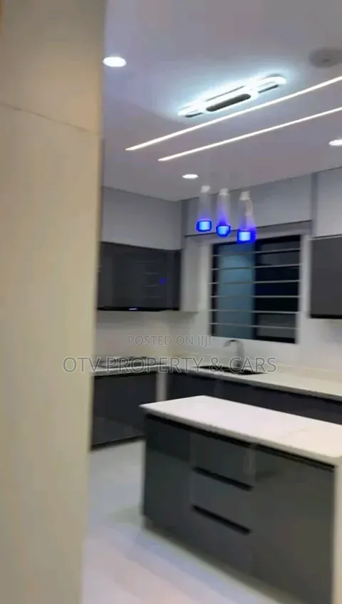 4bdrm Townhouse/Terrace in Ikota for sale