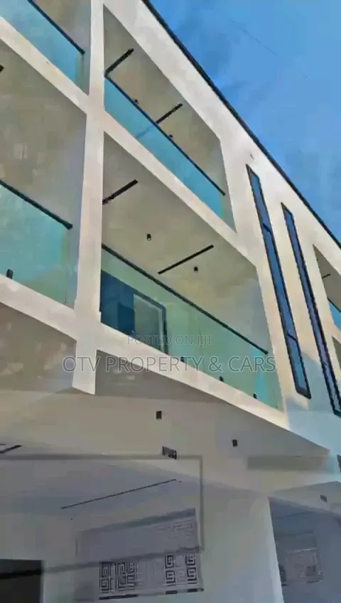 4bdrm Townhouse/Terrace in Ikota for sale