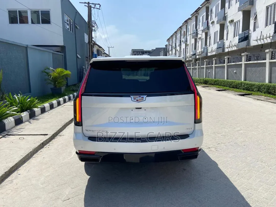 Cadillac Escalade 2022 White
