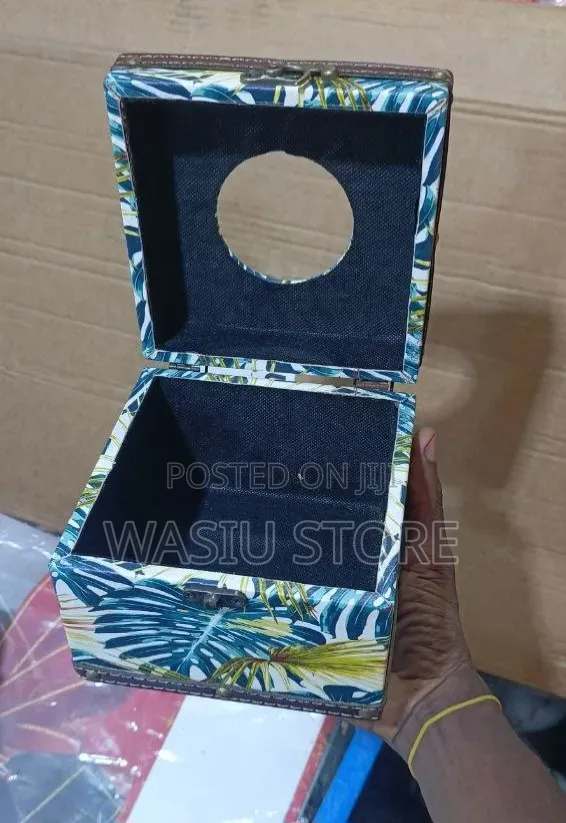 Retro Tropical Leaf Tissue Box