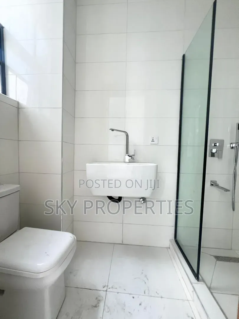 2bdrm Apartment in Hakim Dickson, Lekki Phase 1 for sale
