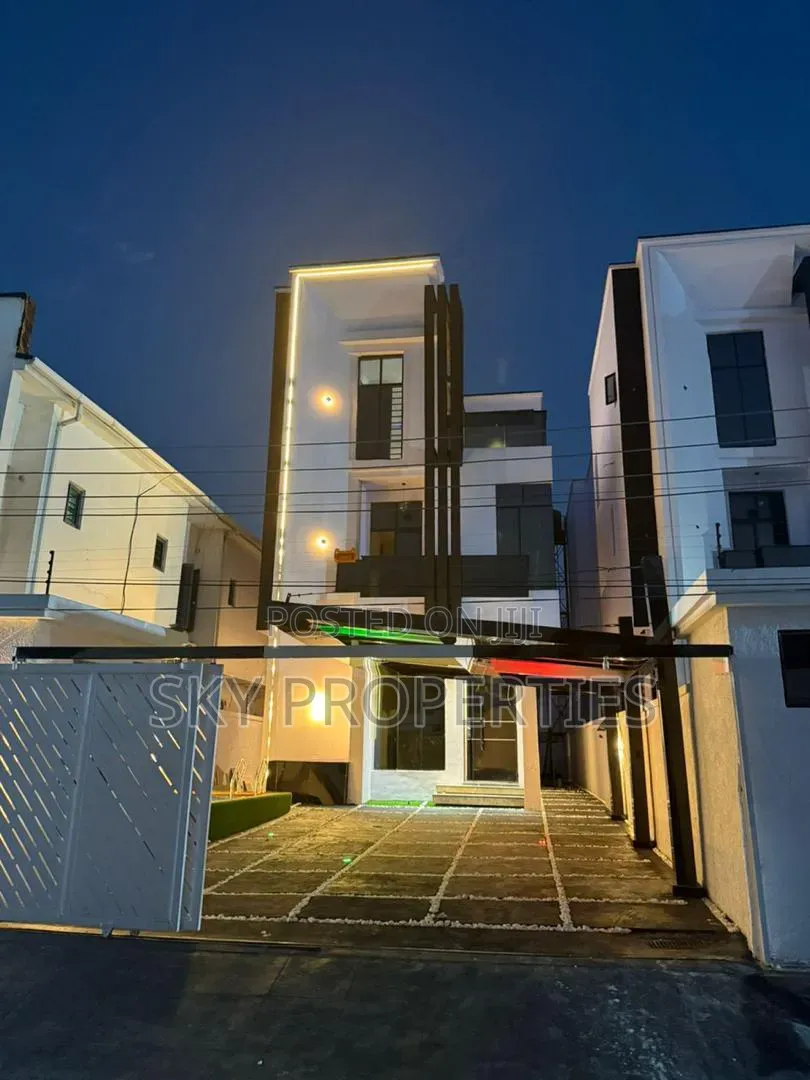 5bdrm Duplex in Orchid Road, Lekki Phase 1 for sale