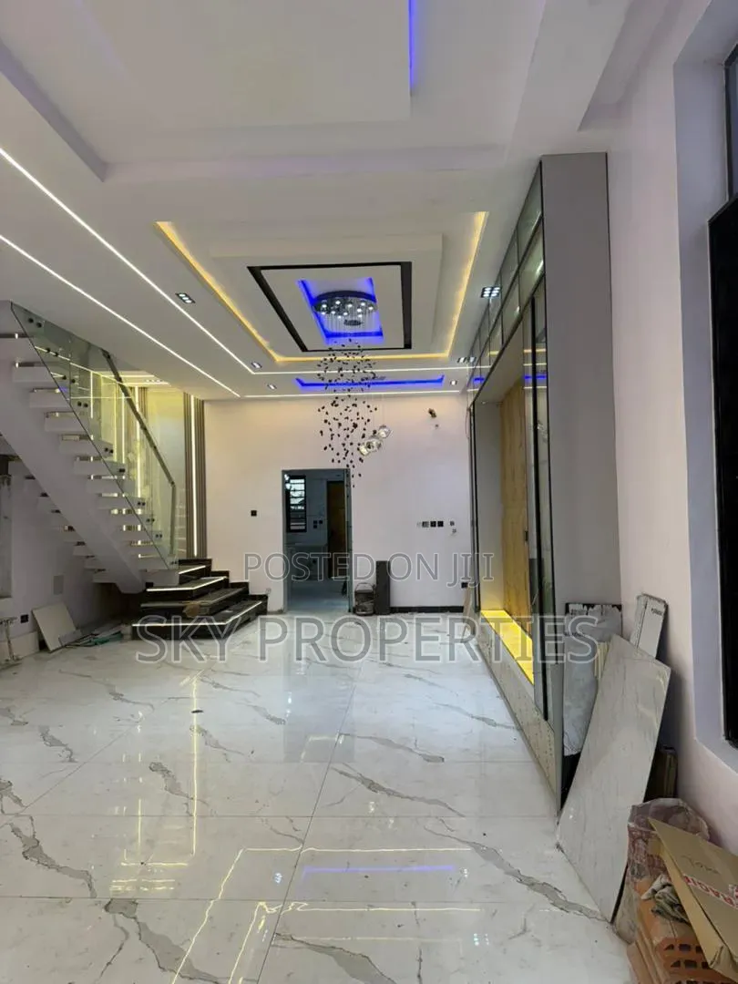 5bdrm Duplex in Orchid Road, Lekki Phase 1 for sale
