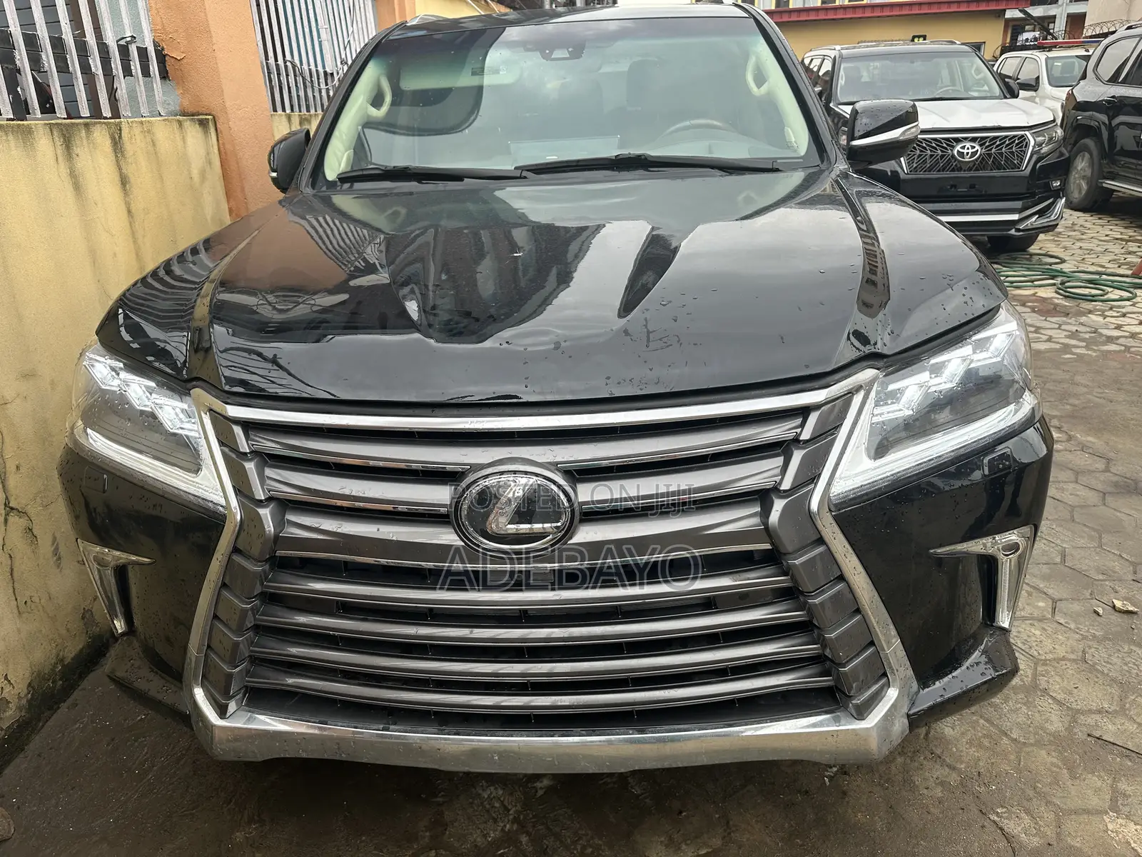 Lexus LX 570 (5 seats) AWD 2017 Black