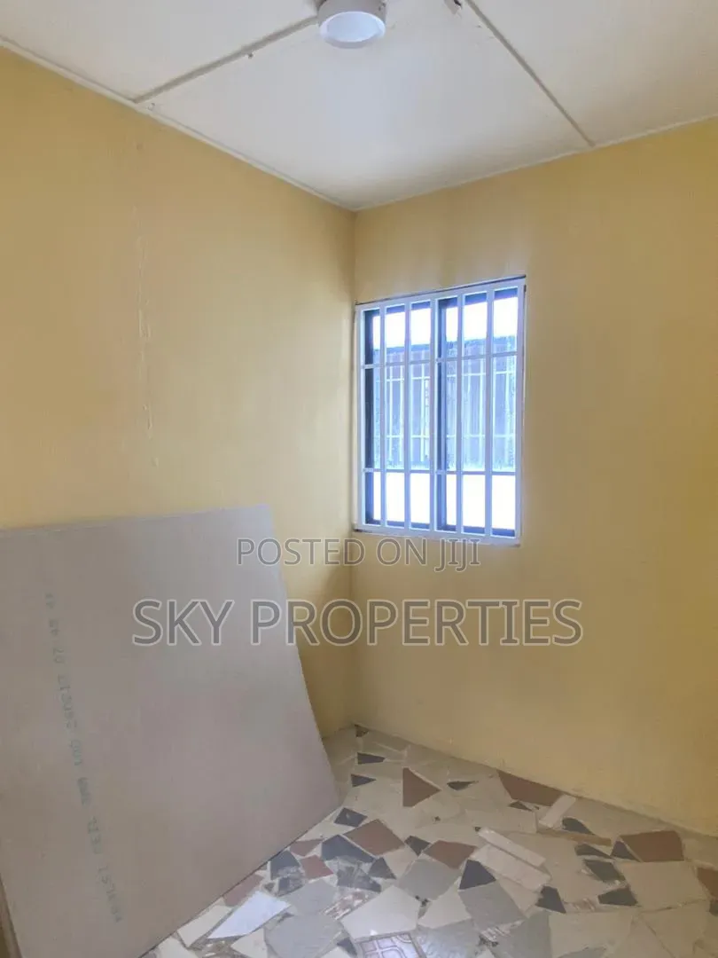 5 Bedroom Semi Detached Duplex for Rent